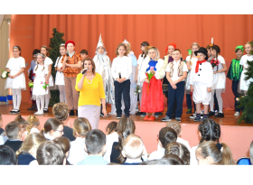 Показ сказки "Снежная королева".